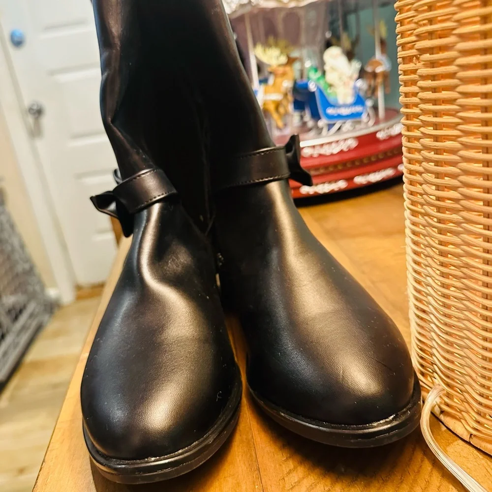 Juicy Couture - Girls Boots Black Zip Up 12” Tall Bow & Logo Size 5